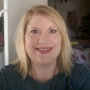 Meet your Posher, Debbie